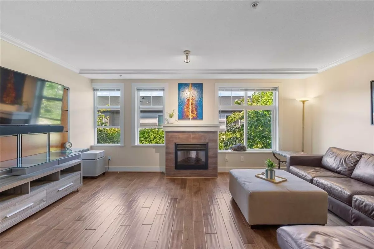 Living Room Photo of 81 15833 26 Avenue, Surrey, BC