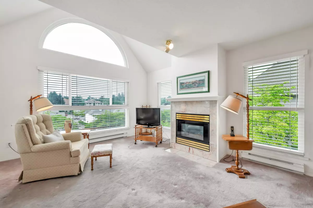 Family Room Photo of 314 19835 64 Avenue, Langley, BC