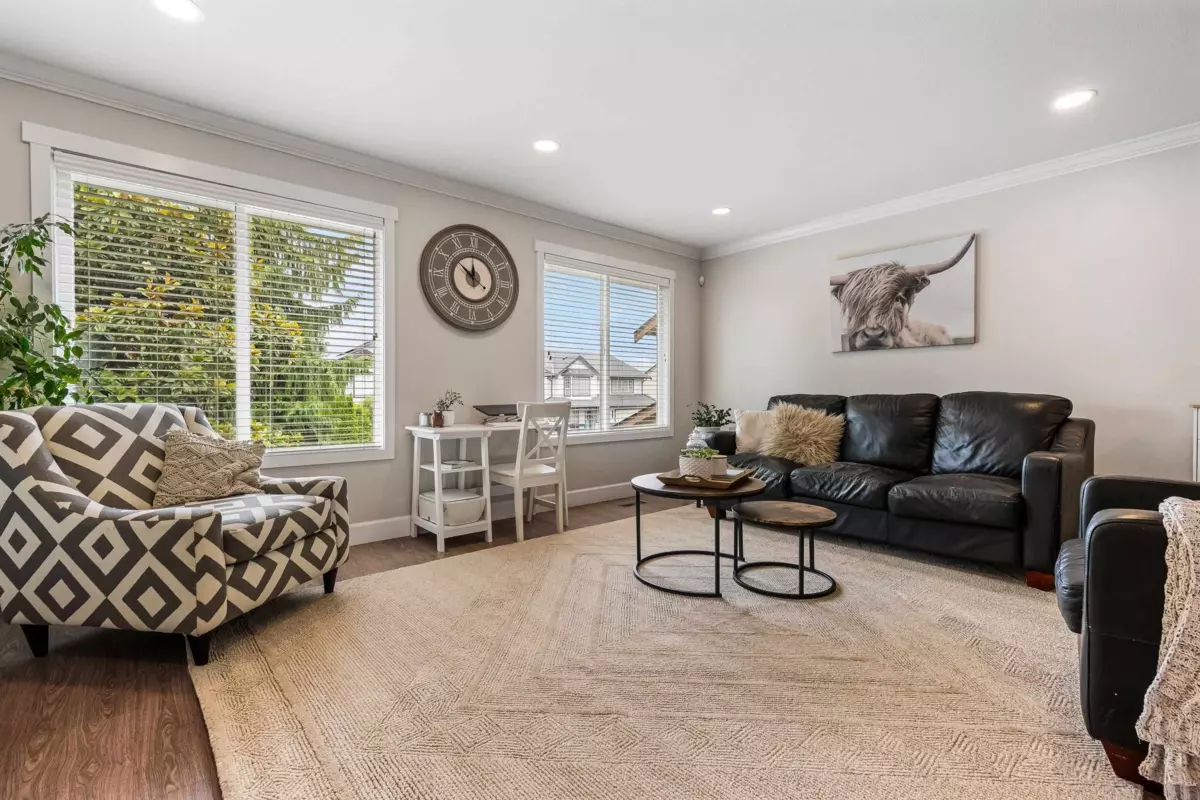 Living Room Photo of 46272 Ranchero Drive, Chilliwack, BC