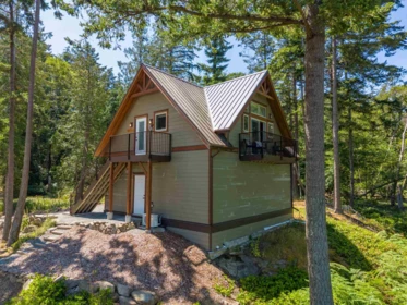 Hot Tub / Spa Photo of 337 East Point Road, Saturna Island, BC