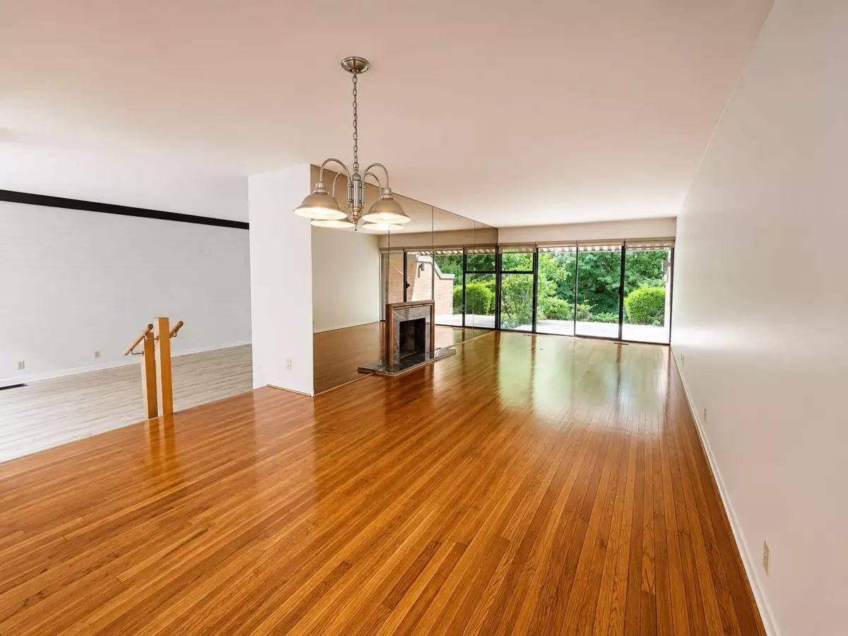Family Room Photo of 406 Greensboro Place, Vancouver, BC