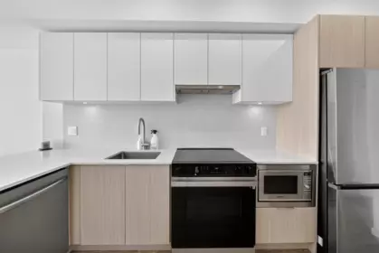 Kitchen Photo of 611 10829 140 Street, Surrey, BC