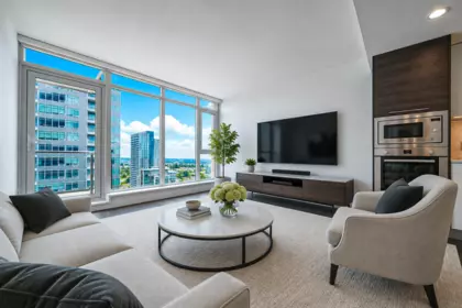2004 4458 Beresford Street, Burnaby, BC, Burnaby — Apartment/Condo for sale
