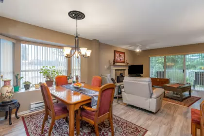 Kitchen Photo of 47 3380 Gladwin Road, Abbotsford, BC
