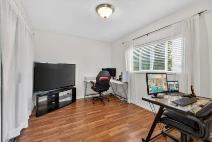 Kitchen Island Photo of 8927 146a Street, Surrey, BC