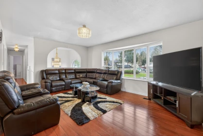 Kitchen Photo of 8927 146a Street, Surrey, BC