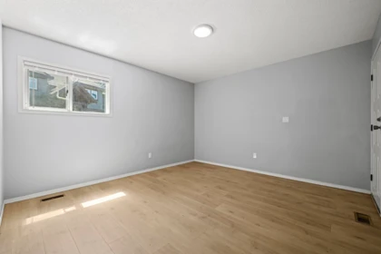 Walk-In Closet Photo of 2644 140 Street, Surrey, BC