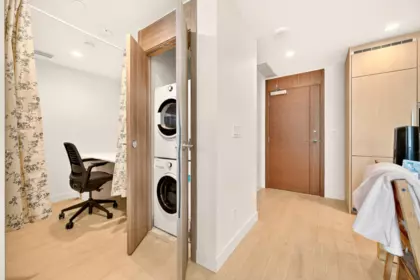 Walk-In Closet Photo of 4108 4880 Lougheed Highway, Burnaby, BC