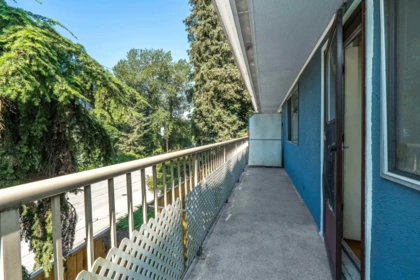 Entry Foyer Photo of 305 Marathon Court, Coquitlam, BC