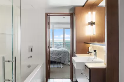 Primary Bathroom Photo of 5004 13495 Central Avenue, Surrey, BC