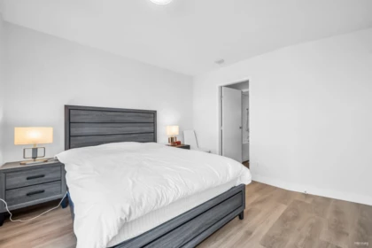 Walk-In Closet Photo of 3005 8080 Granville Avenue, Richmond, BC