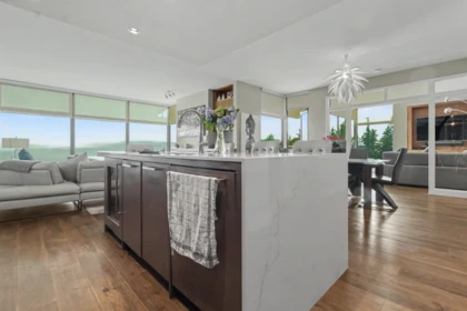 Kitchen Island Photo of 503 3315 Cypress Place, West Vancouver, BC