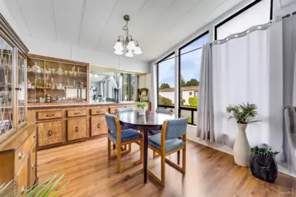 Breakfast Nook Photo of 18 2120 King George Boulevard, Surrey, BC