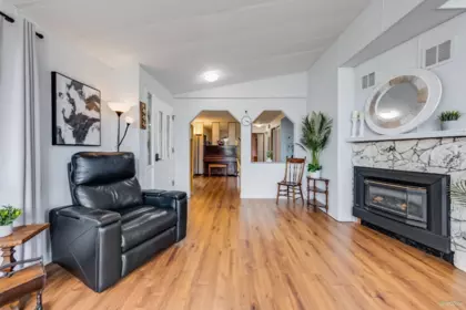 18 2120 King George Boulevard, Surrey, BC, Surrey — Manufactured On Land for sale