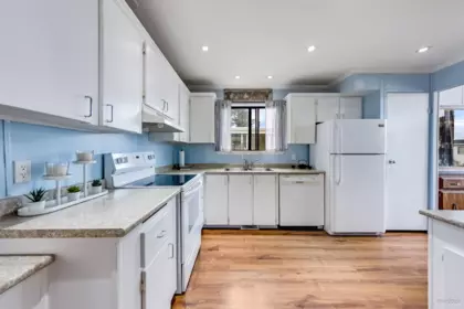 18 2120 King George Boulevard, Surrey, BC, Surrey — Manufactured On Land for sale