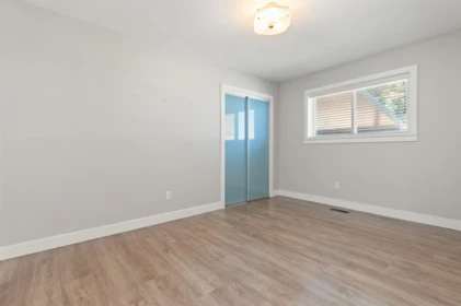 Entry Foyer Photo of 44035 South Sumas Road, Chilliwack, BC