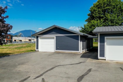 Swimming Pool Photo of 44035 South Sumas Road, Chilliwack, BC