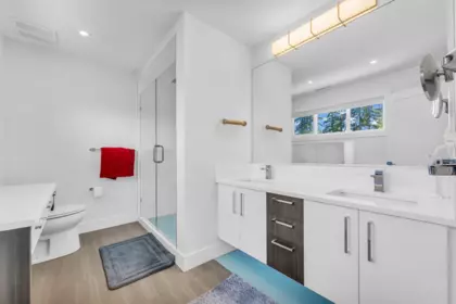 Walk-In Closet Photo of 37 15177 60 Avenue, Surrey, BC