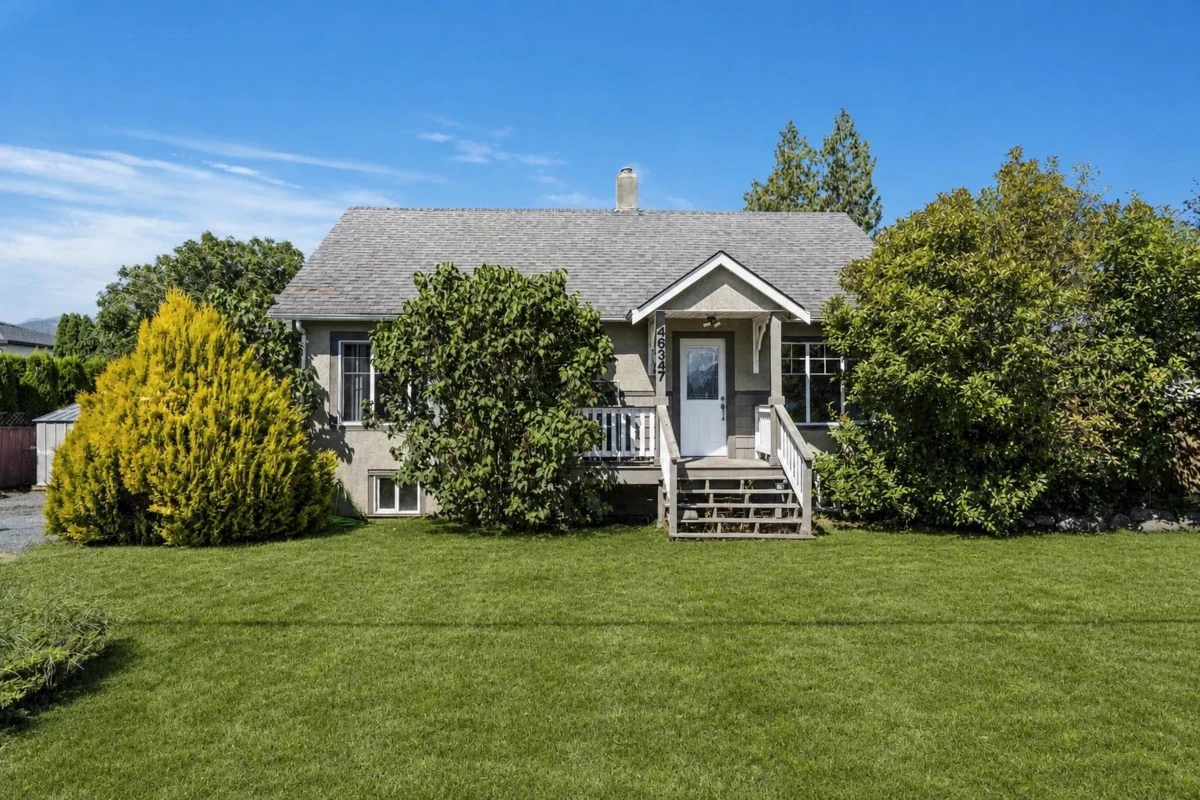 Exterior Front Photo of 46347 Portage Avenue, Chilliwack, BC