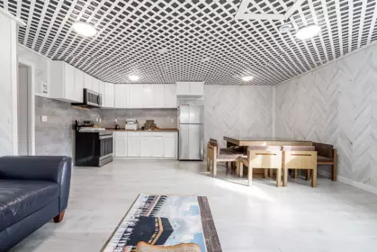 Kitchen Island Photo of 11397 141a Street, Surrey, BC