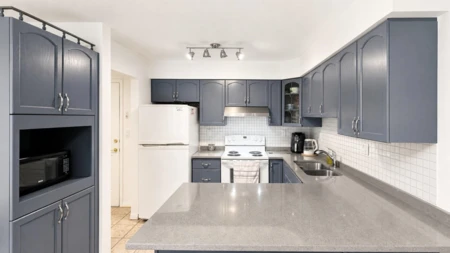 Kitchen Island Photo of 103 74 Miner Street, New Westminster, BC