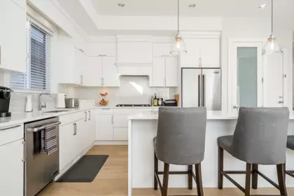 Breakfast Nook Photo of 16752 17a Avenue, Surrey, BC