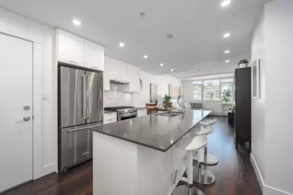 504 131 E 3rd Street, North Vancouver, BC, North Vancouver — Apartment/Condo for sale