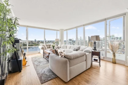 Kitchen Island Photo of 3607 1033 Marinaside Crescent, Vancouver, BC