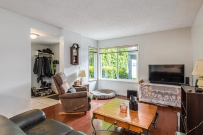 Kitchen Photo of 13447 68a Avenue, Surrey, BC