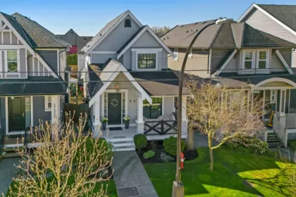 17330 2nd Avenue, Surrey, BC, Surrey — Single Family Residence for sale