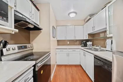 Kitchen Photo of 112 10644 151a Street Street, Surrey, BC