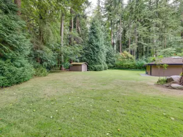 Garden / Landscaping Photo of 2910 Chantrell Place, Surrey, BC