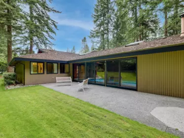 Hot Tub / Spa Photo of 2910 Chantrell Place, Surrey, BC