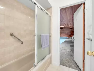 Laundry Room Photo of 2910 Chantrell Place, Surrey, BC