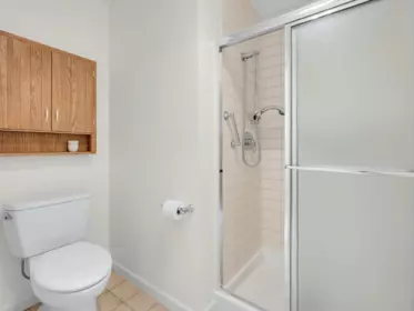 Powder Room Photo of 2910 Chantrell Place, Surrey, BC