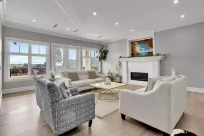 Family Room Photo of 9487 162a Street, Surrey, BC