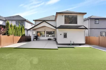 Hot Tub / Spa Photo of 9487 162a Street, Surrey, BC