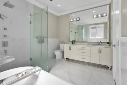 Laundry Room Photo of 9487 162a Street, Surrey, BC
