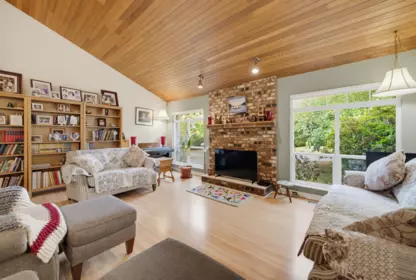 Breakfast Nook Photo of 15279 21a Avenue, Surrey, BC