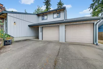 Family Room Photo of 15279 21a Avenue, Surrey, BC