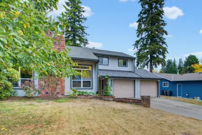 Living Room Photo of 15279 21a Avenue, Surrey, BC