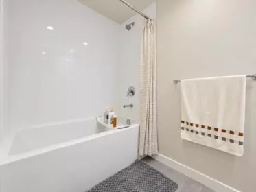 Guest Bathroom Photo of 917 7338 Gollner Avenue, Richmond, BC