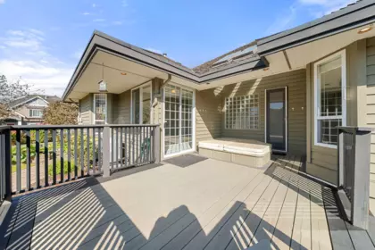 Swimming Pool Photo of 16220 Morgan Creek Crescent, Surrey, BC