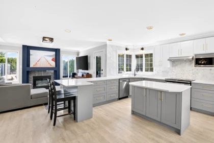 Breakfast Nook Photo of 1065 King George Boulevard, Surrey, BC