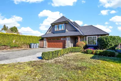 1065 King George Boulevard, Surrey, BC, Surrey — Single Family Residence for sale
