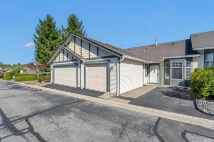Family Room Photo of 102 9012 Walnut Grove Drive, Langley, BC