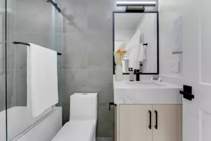 Powder Room Photo of 2 2888 E 6th Avenue, Vancouver, BC