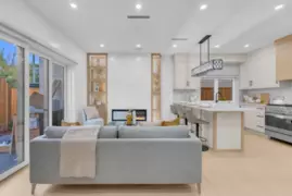 2 2888 E 6th Avenue, Vancouver, BC