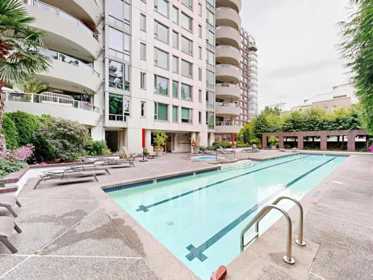 Hot Tub / Spa Photo of 2004 1020 Harwood Street, Vancouver, BC