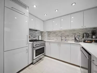 Primary Bathroom Photo of 512 1133 Homer Street, Vancouver, BC